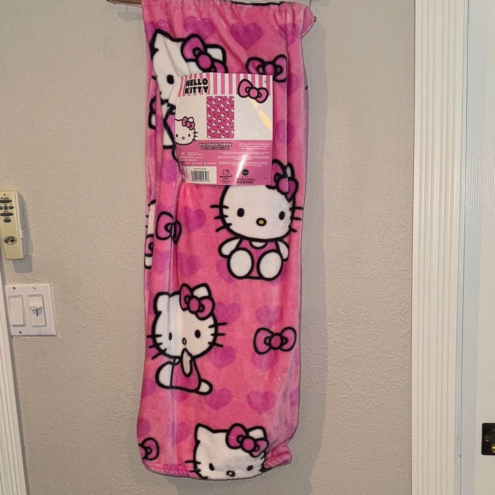 HELLO KITTY THROW I LOVE PINK (FIRM PRICE)